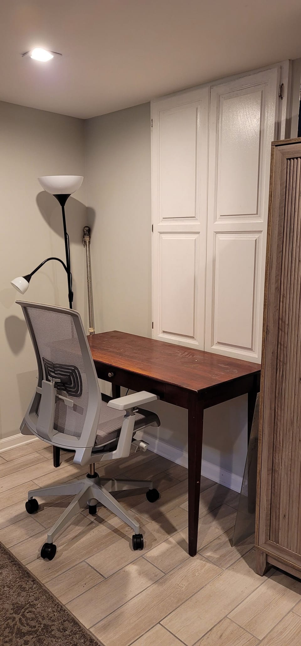Desk and ergonomic chair