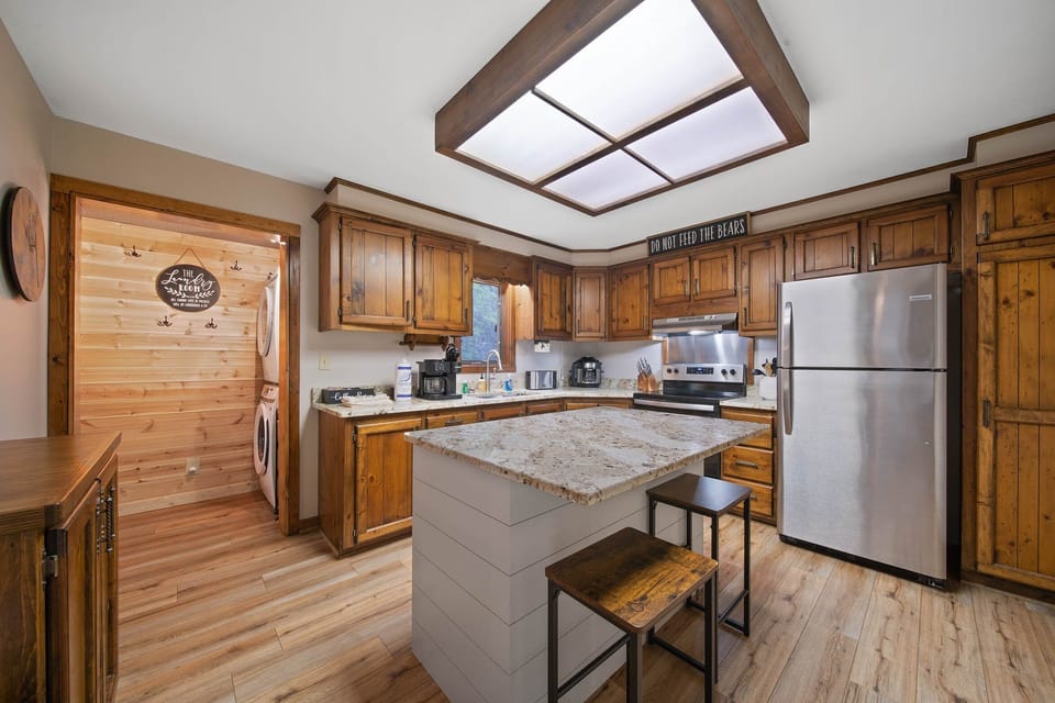 Stainless Appliances and Kitchen Island