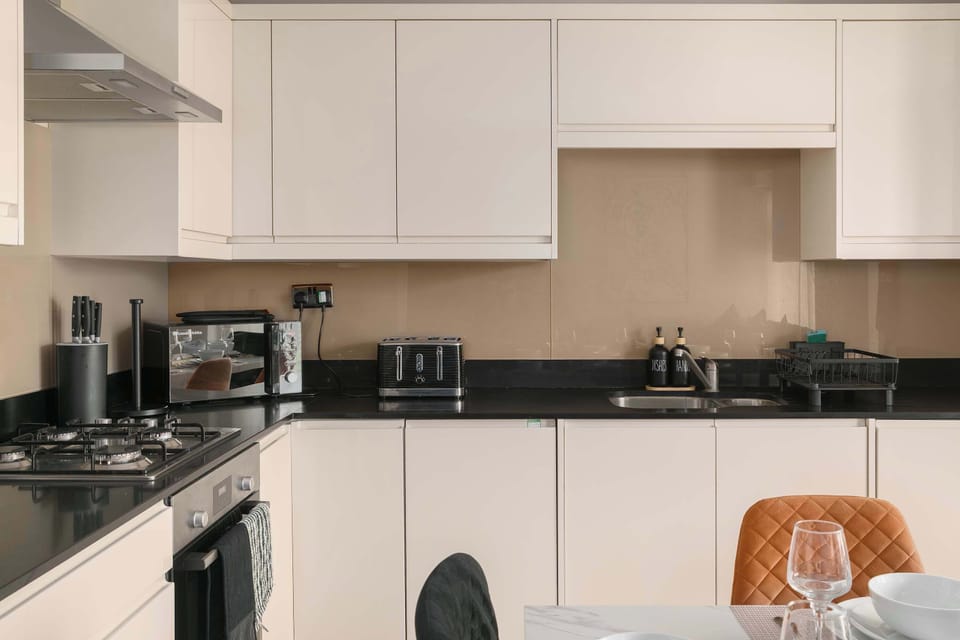 Beautifully designed modern kitchen, fully equipped with premium appliances and everything you need to prepare delicious home-cooked meals with ease
