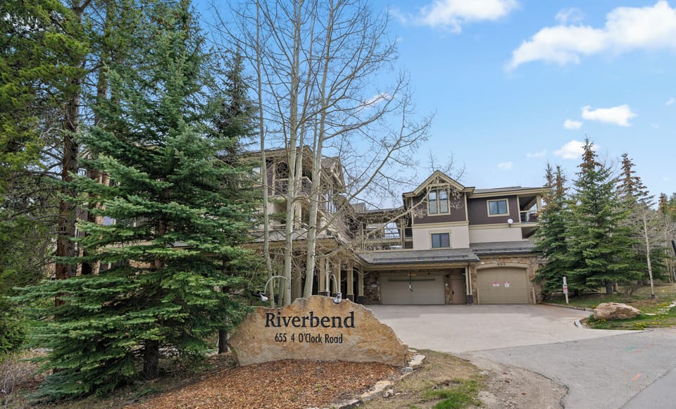 Located on Four O'Clock Road directly next to the snowflake lift.