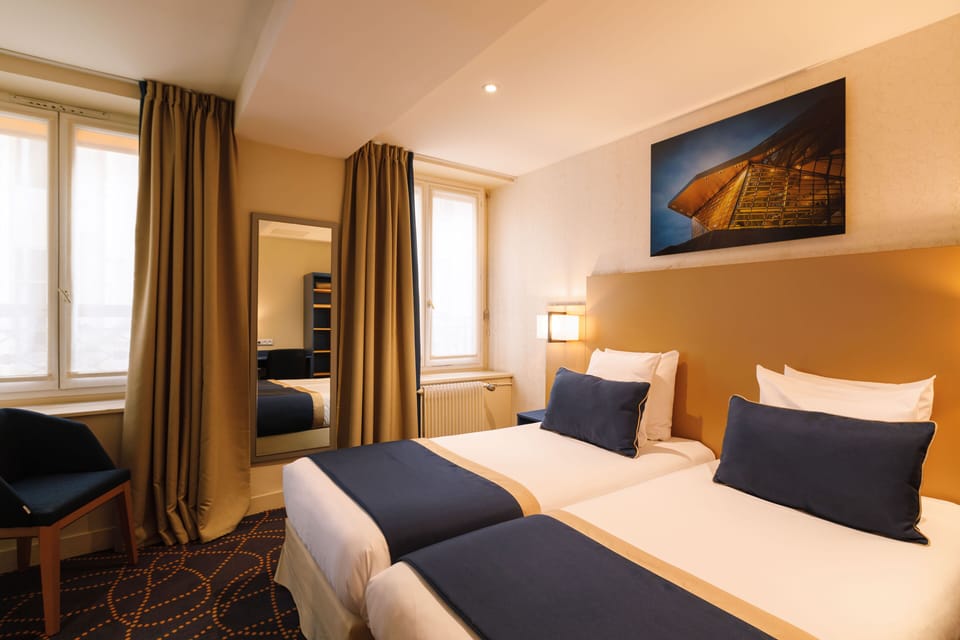 Superior Twin Room | Desk, soundproofing, free WiFi, bed sheets