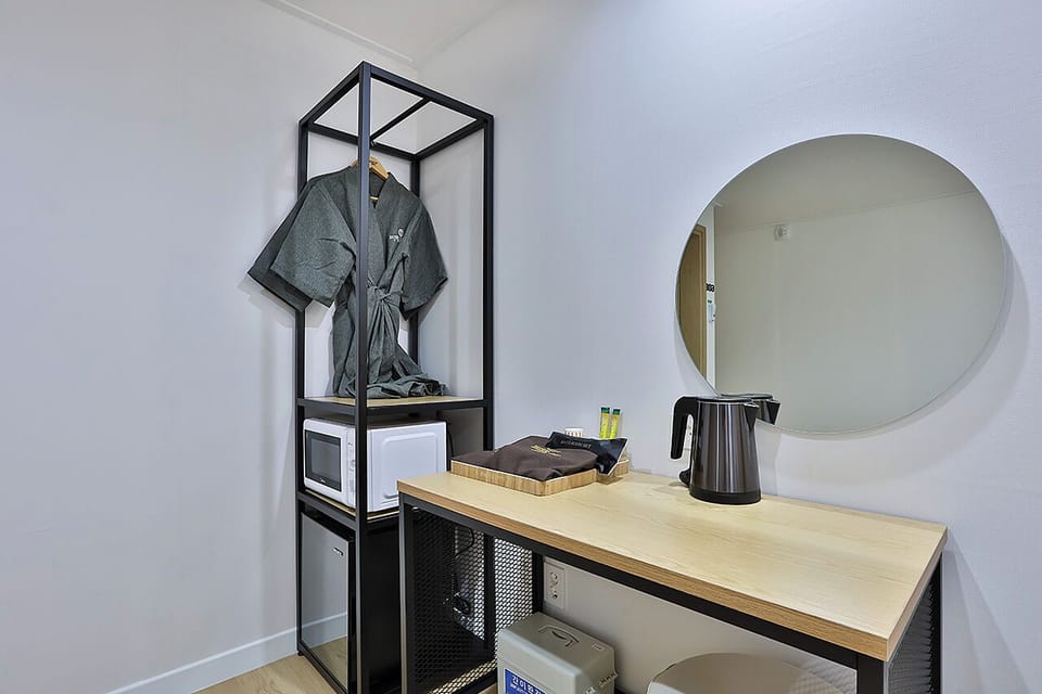 Bathtub Room | Free WiFi