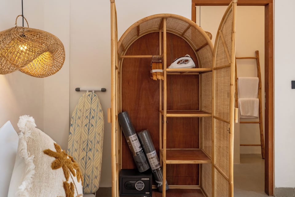 Villa | Wardrobe