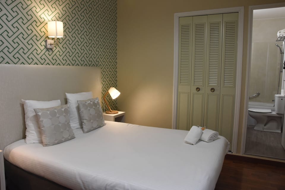 Standard Double Room ( only double beds available - twin beds not possible) | Individually decorated, individually furnished, desk, blackout drapes