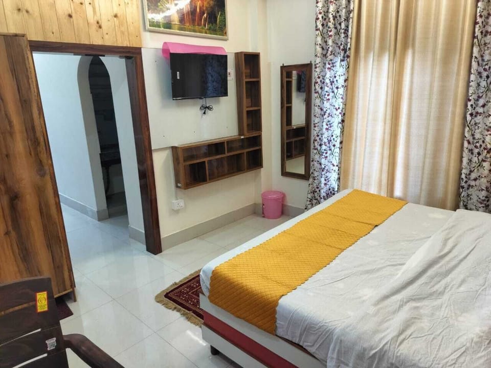 Deluxe Room, Balcony, Mountain View | Soundproofing, free WiFi