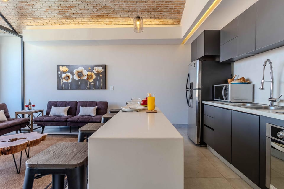 Condo - Image 8