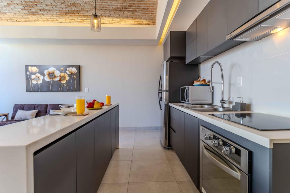 Condo - Image 7