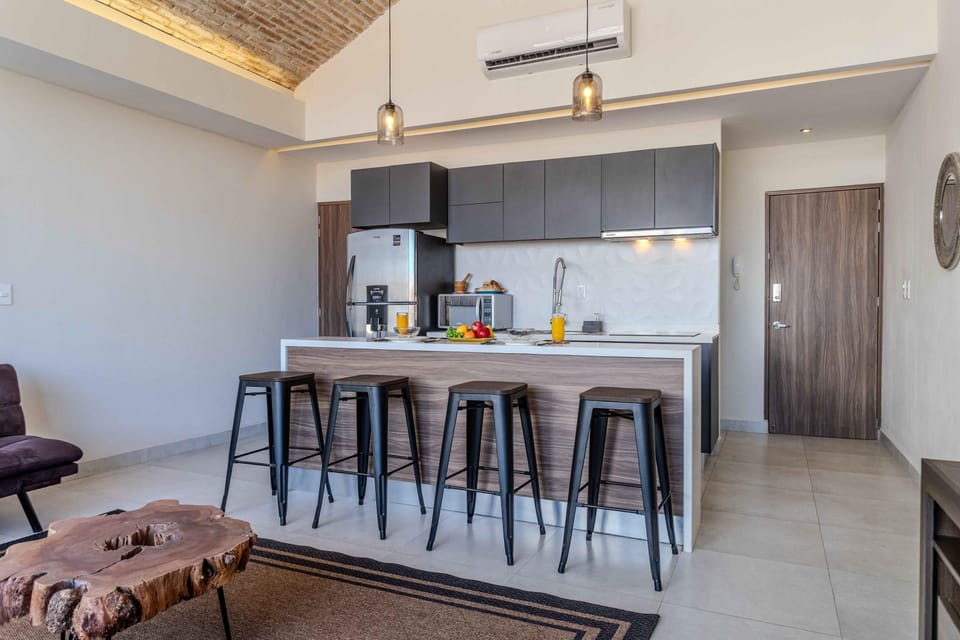 Condo - Image 10