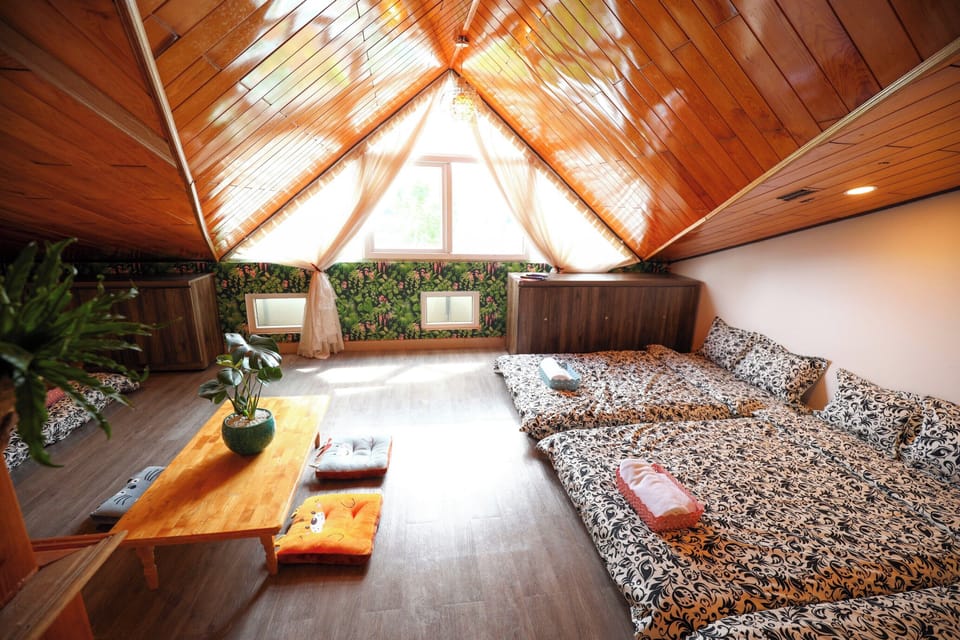 Family Room | Blackout drapes, free WiFi, bed sheets
