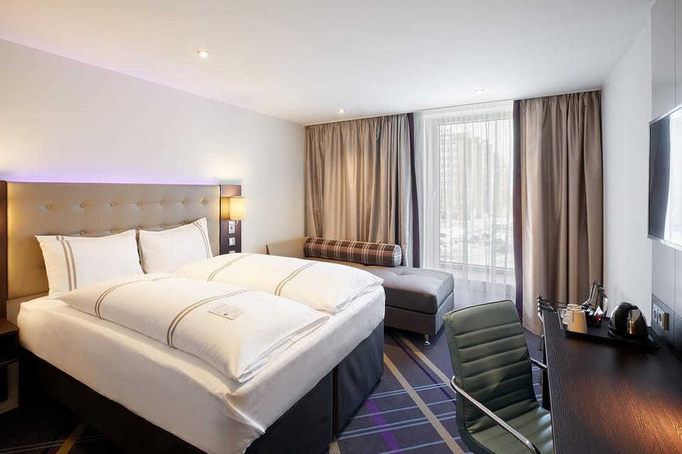Family Triple Room, Non Smoking | Soundproofing, WiFi (free), bed sheets