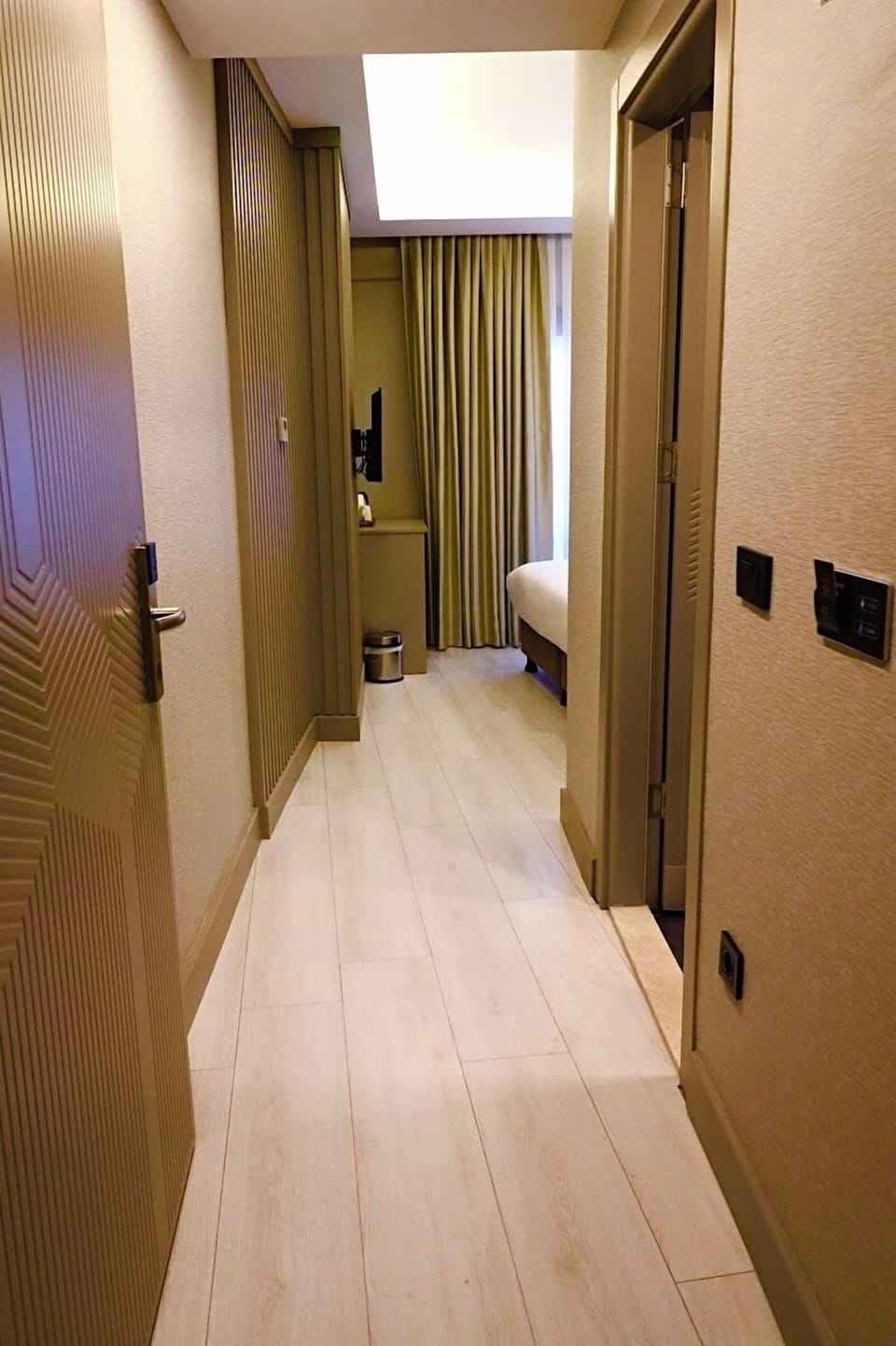Standard Double Room | Premium bedding, minibar, desk, free WiFi