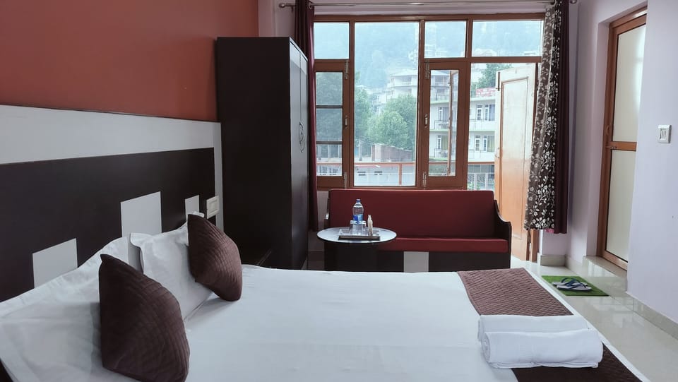 Deluxe Double Room, Hill View