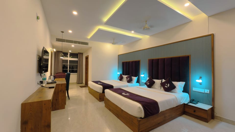 Family Room, City View | Premium bedding, desk, laptop workspace, soundproofing