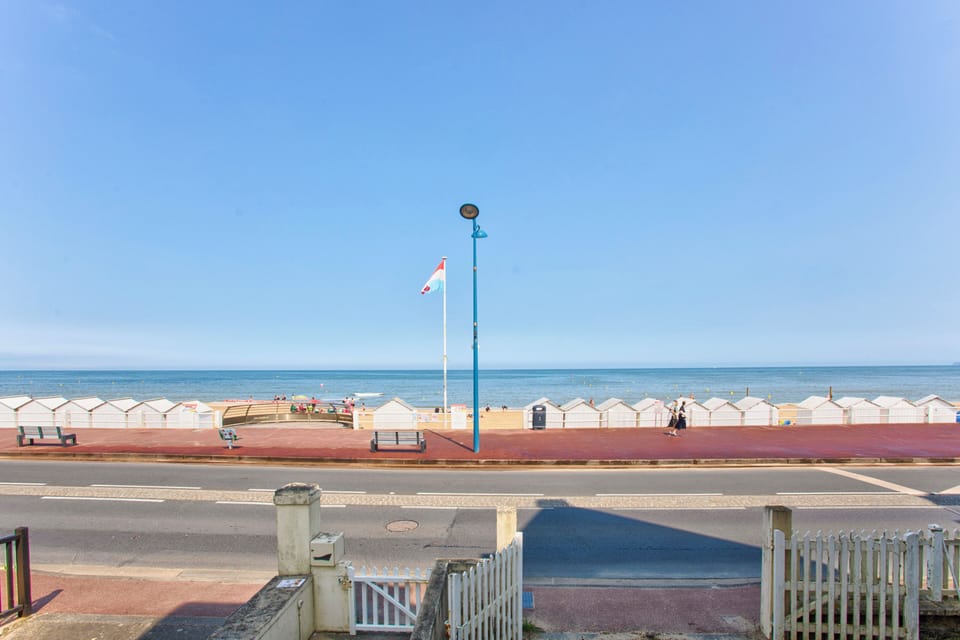 Beach/ocean view