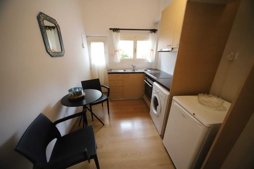 Casa Eva in Kifisia by Rent A Greek Home -  kitchen