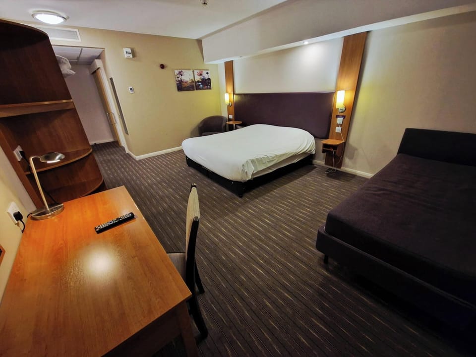 Double Room | Free WiFi, bed sheets