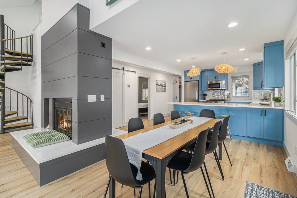 Dining/kitchen