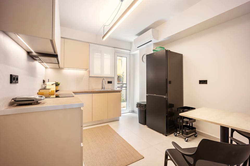 Functional layout, natural light, and modern design provide effortless convenience near Athens’ vibrant center