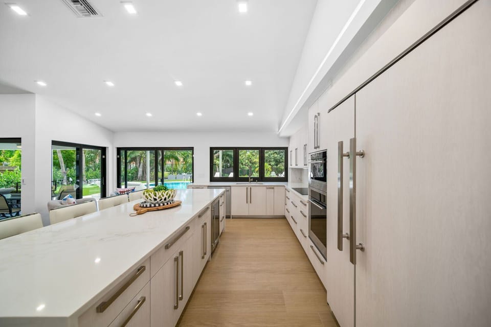 Fully stocked kitchen brand new as of June 2025