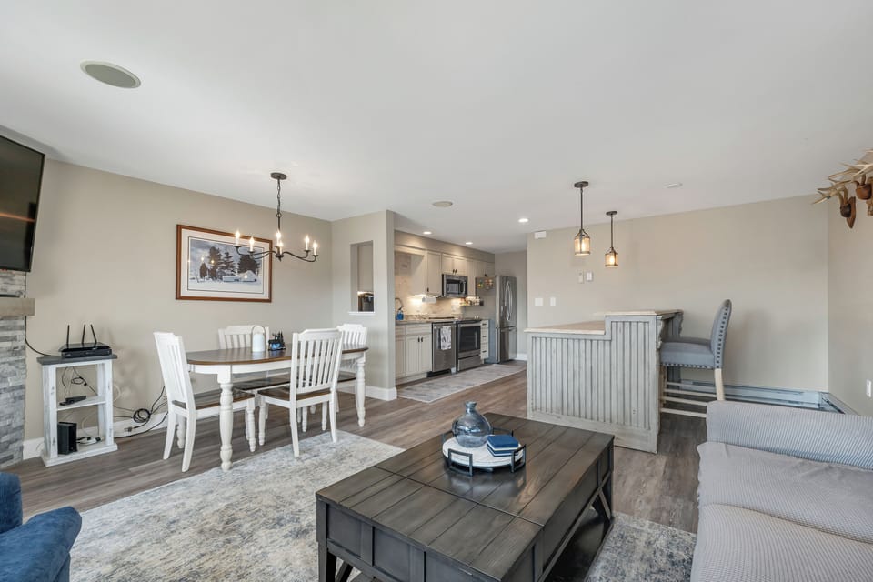 full kitchen main level 