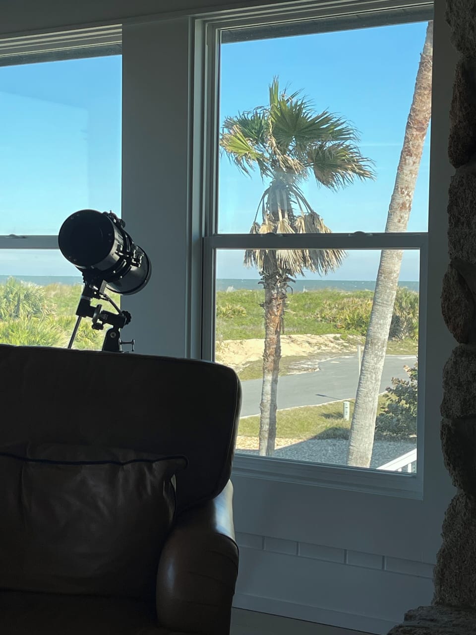 A tight look through those windows!