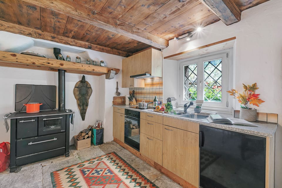 Standard Chalet, 3 Bedrooms, Balcony, Mountainside (Casa Kaia Verzasca) | Private kitchen