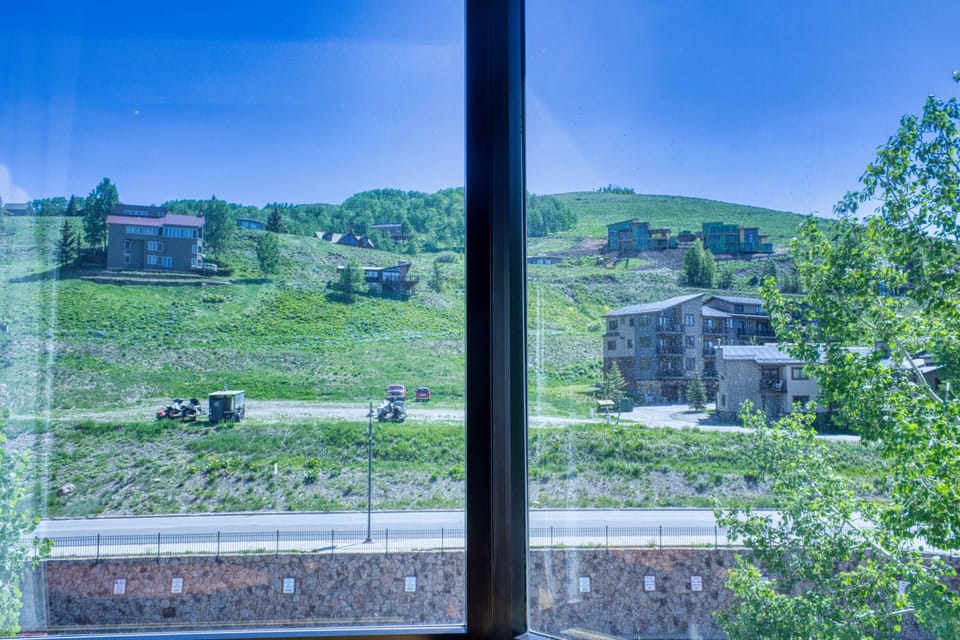 Window View in Grand Lodge 505 | Listed with @BookTraverse