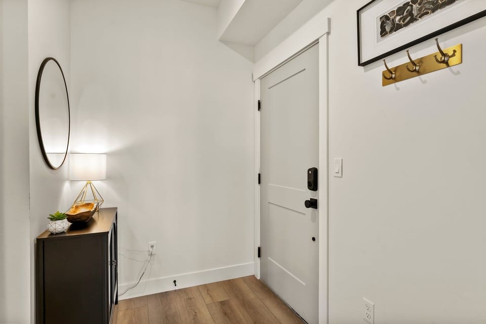 Condo, 3 Bedrooms | Interior