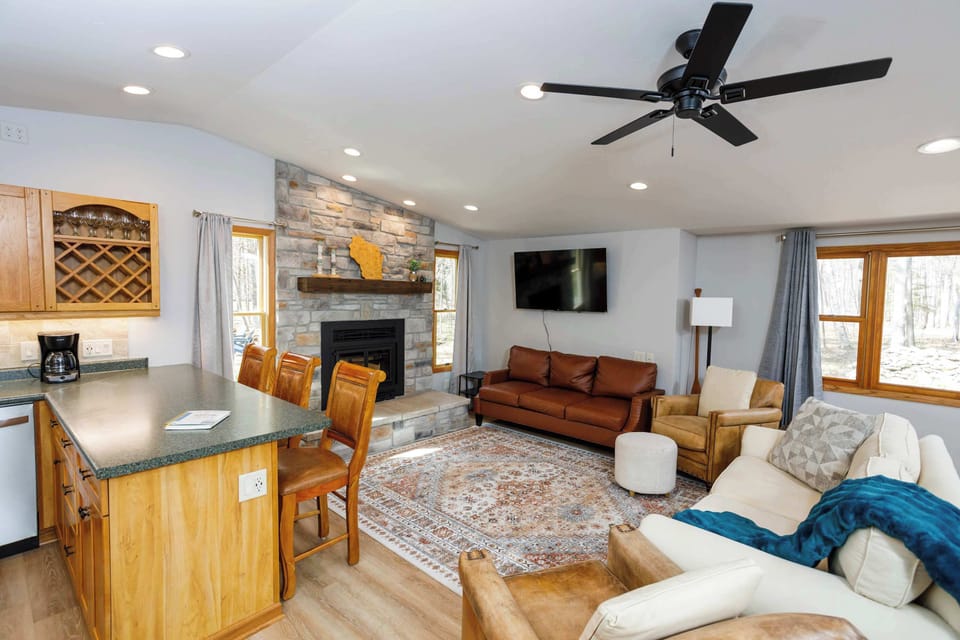 Smart TV and Fireplace!