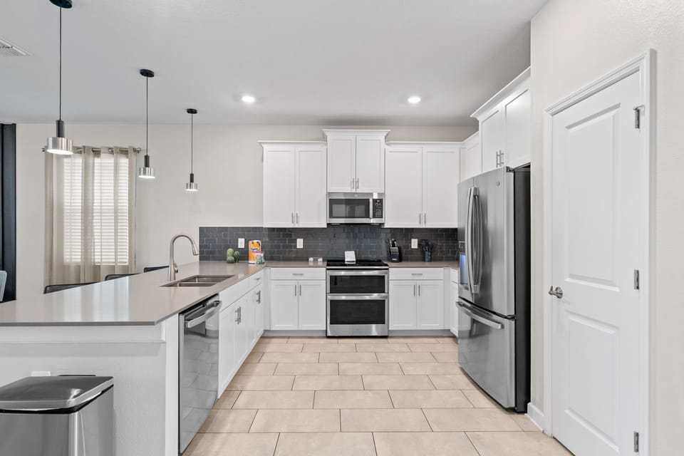 Fully-equipped kitchen