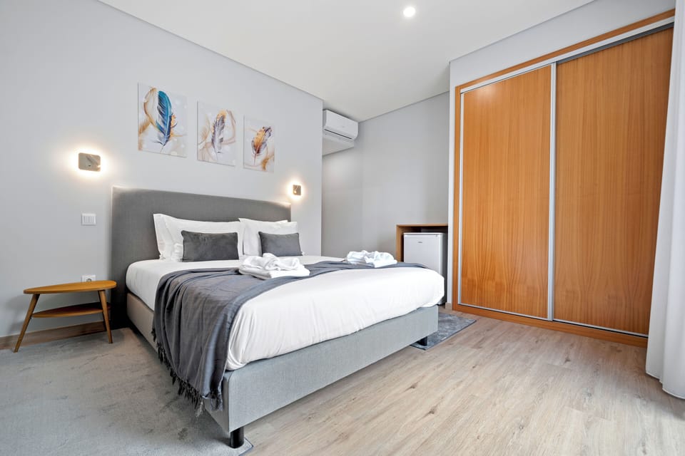 Deluxe Double Room with Balcony | In-room safe, laptop workspace, blackout drapes, iron/ironing board