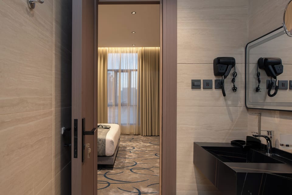 Luxury Apartment | Bathroom | Separate tub and shower, free toiletries, hair dryer, towels