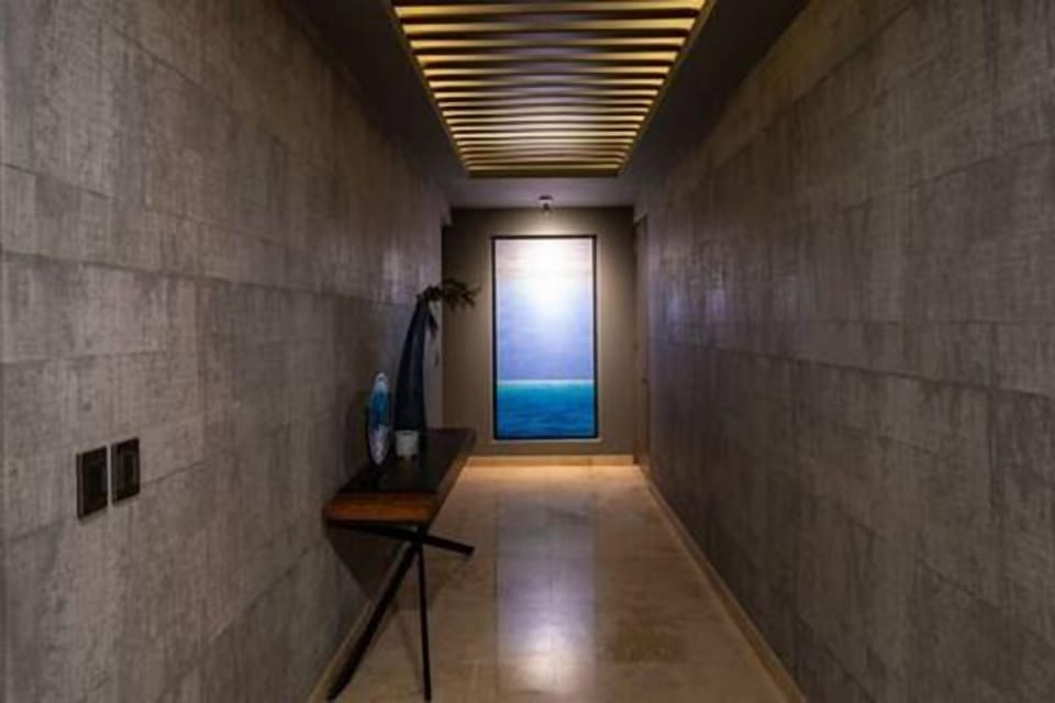 Deluxe Apartment, Beach View | 4 bedrooms, iron/ironing board, WiFi (free)