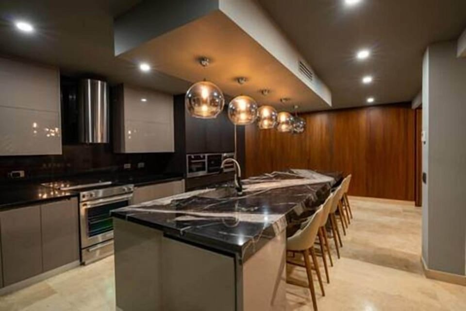 Deluxe Apartment, Beach View | Private kitchen