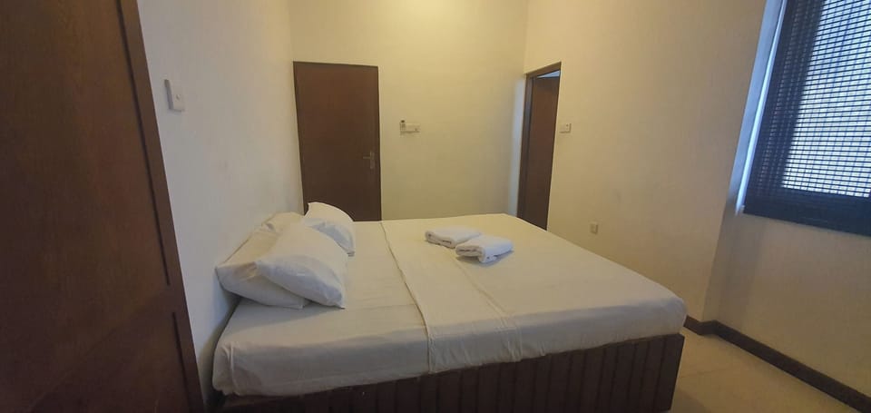 Iron/ironing board, free WiFi