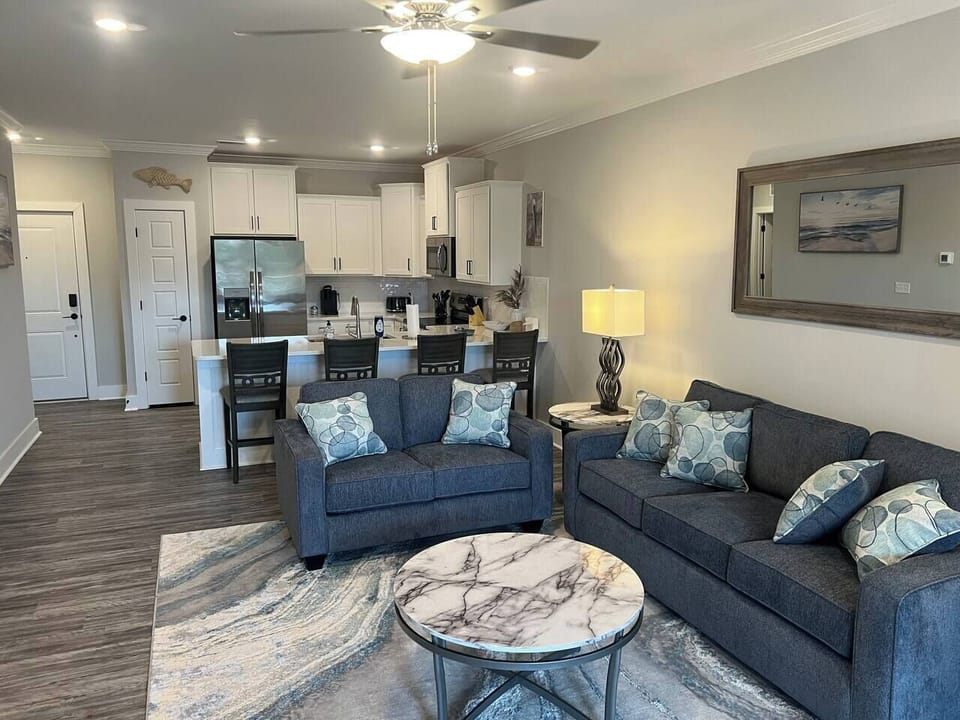 Livingroom & kitchen view
