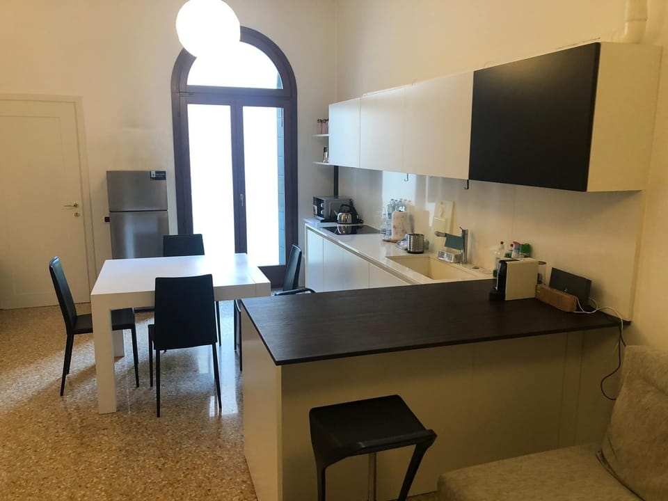 Apartment, Garden View | Private kitchen | Electric kettle, toaster