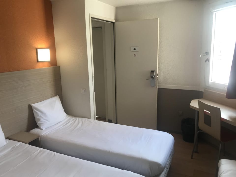 Standard Room, 3 Twin Beds | Desk, laptop workspace, soundproofing, free WiFi