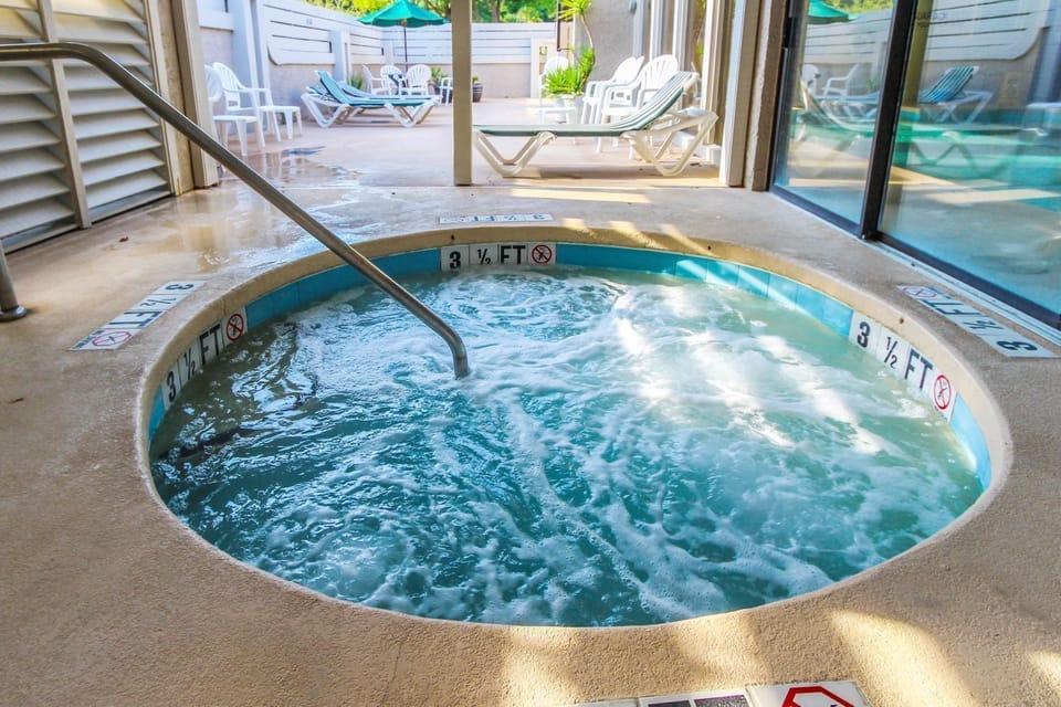 Indoor spa tub