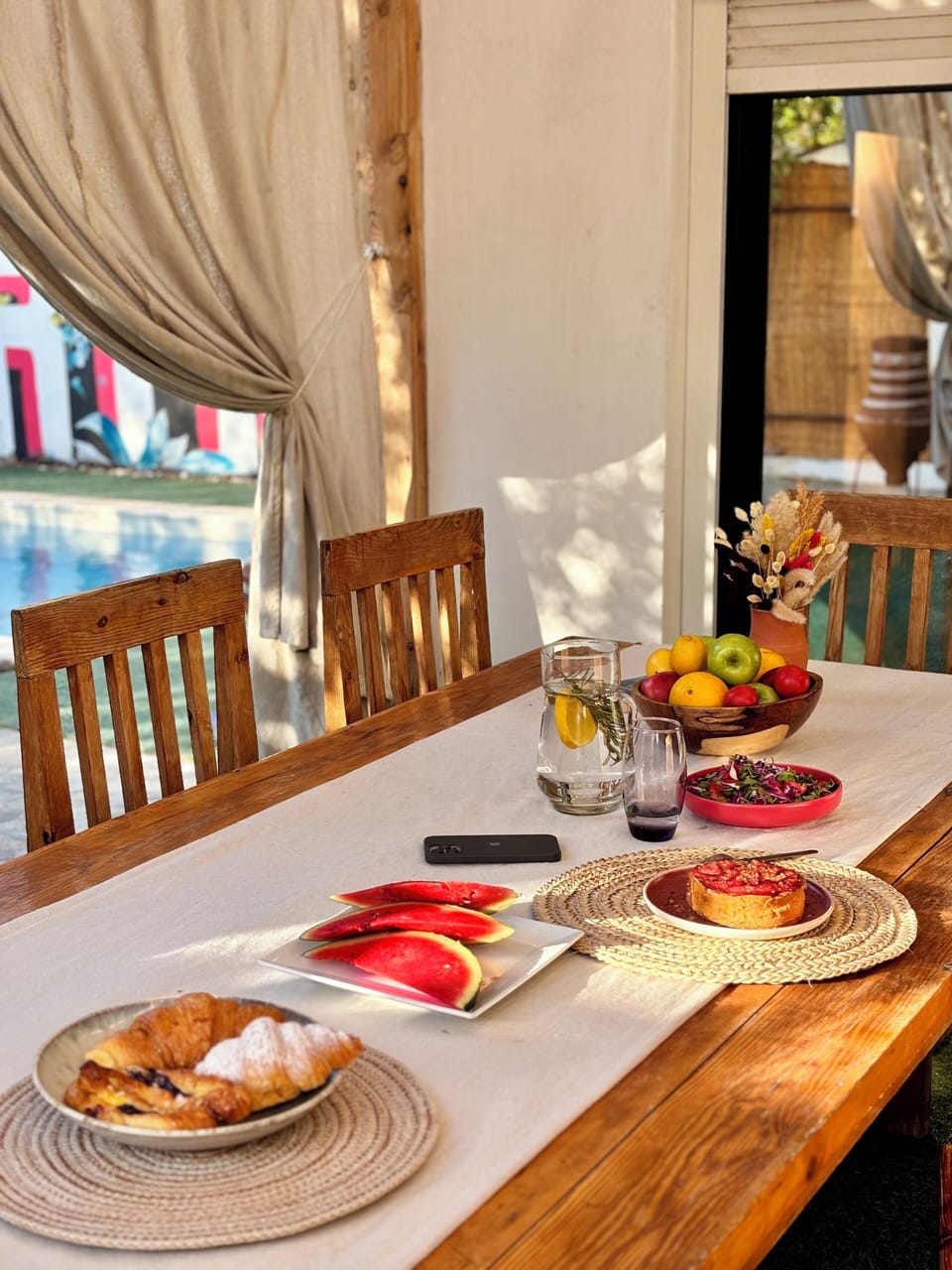 Outdoor dining