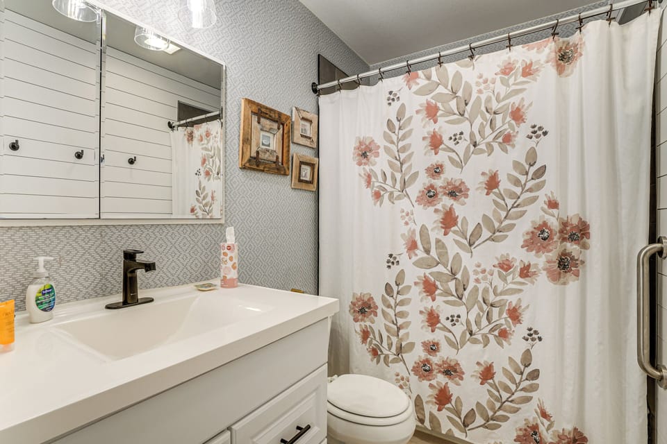 Bathroom | Towels Provided