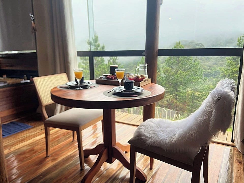 Deluxe Chalet, Kitchenette, Mountain View | In-room dining