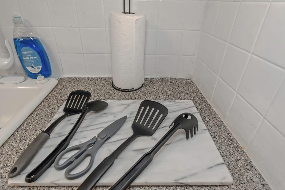 Condo, 3 Bedrooms, Private Bathroom | Private kitchen | Full-size fridge, microwave, oven, stovetop