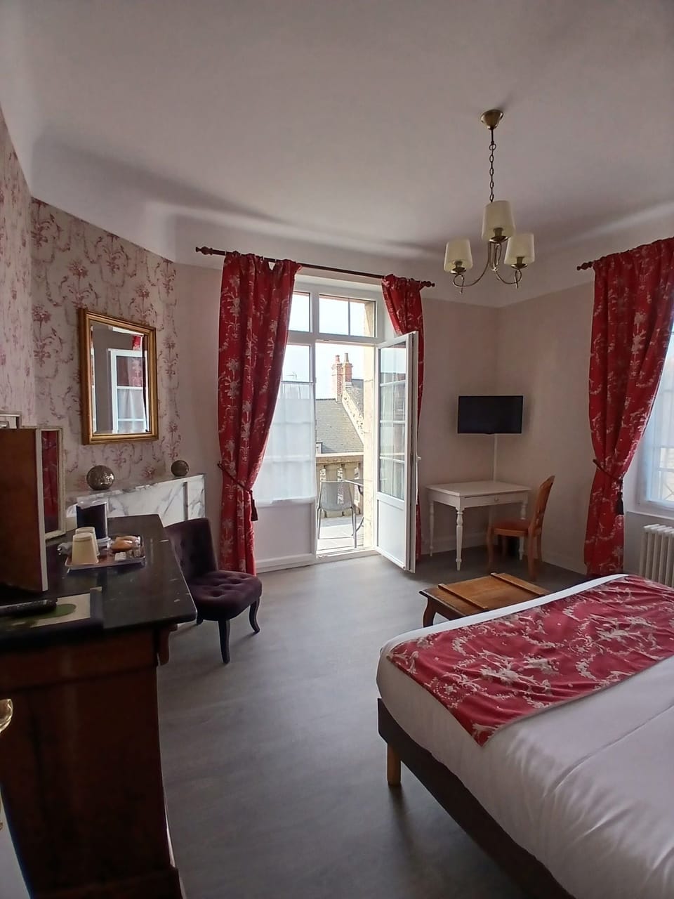 Superior Double Room (Balcon) | Premium bedding, WiFi (free), individually decorated