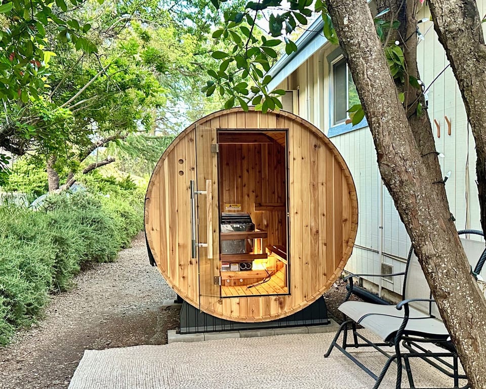 Sauna, the perfect spot to unwind those tired muscles after hiking in Yosemite, playing gold or at the beach. Wellness and meditation area 