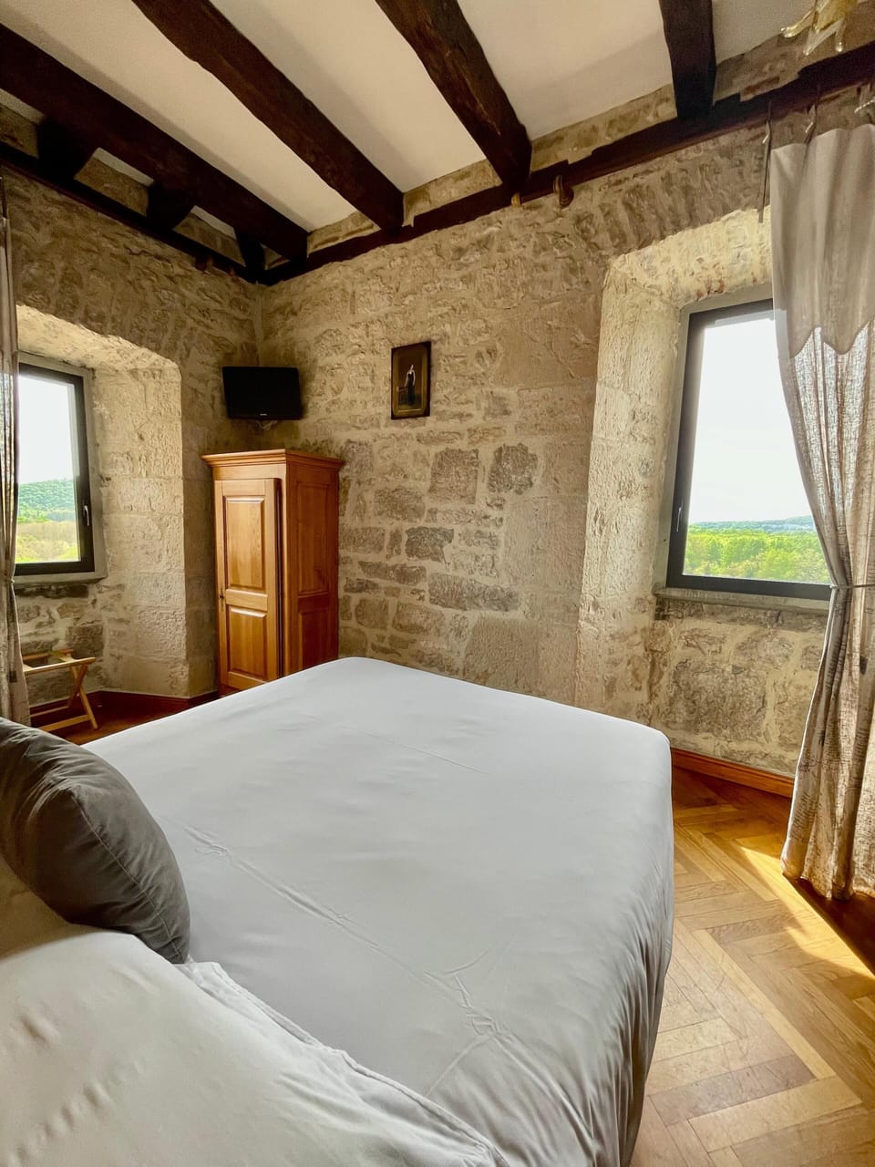 Superior Room (with bath) | Minibar, in-room safe, desk, soundproofing