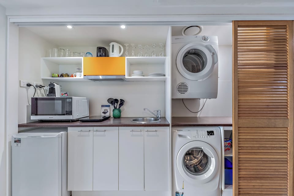 Kitchenette & Laundry