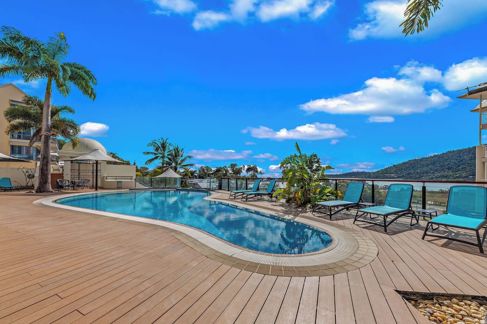 Swimming pool (2)
