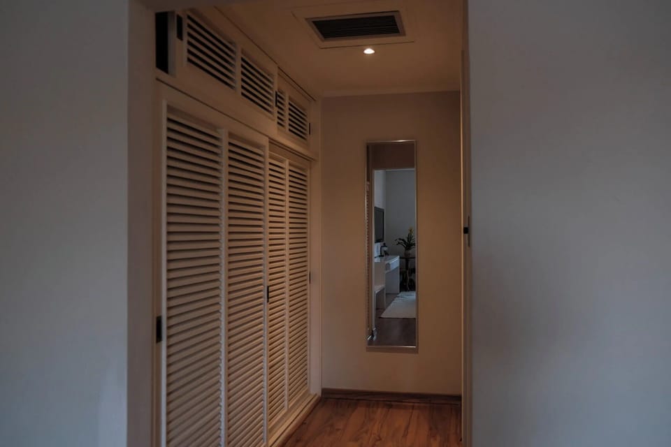 Standard Suite | Wardrobe