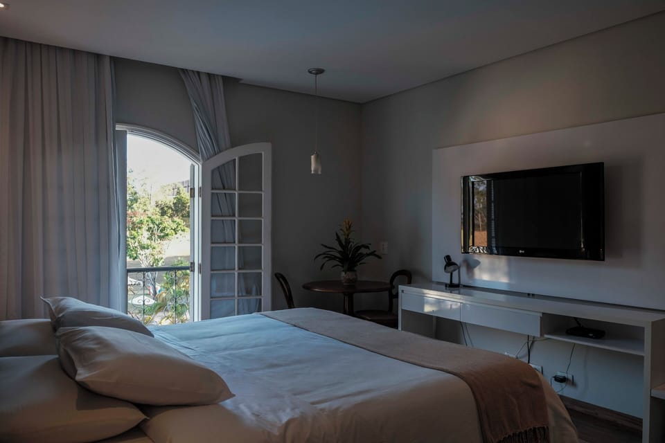 Deluxe Triple Room | Television